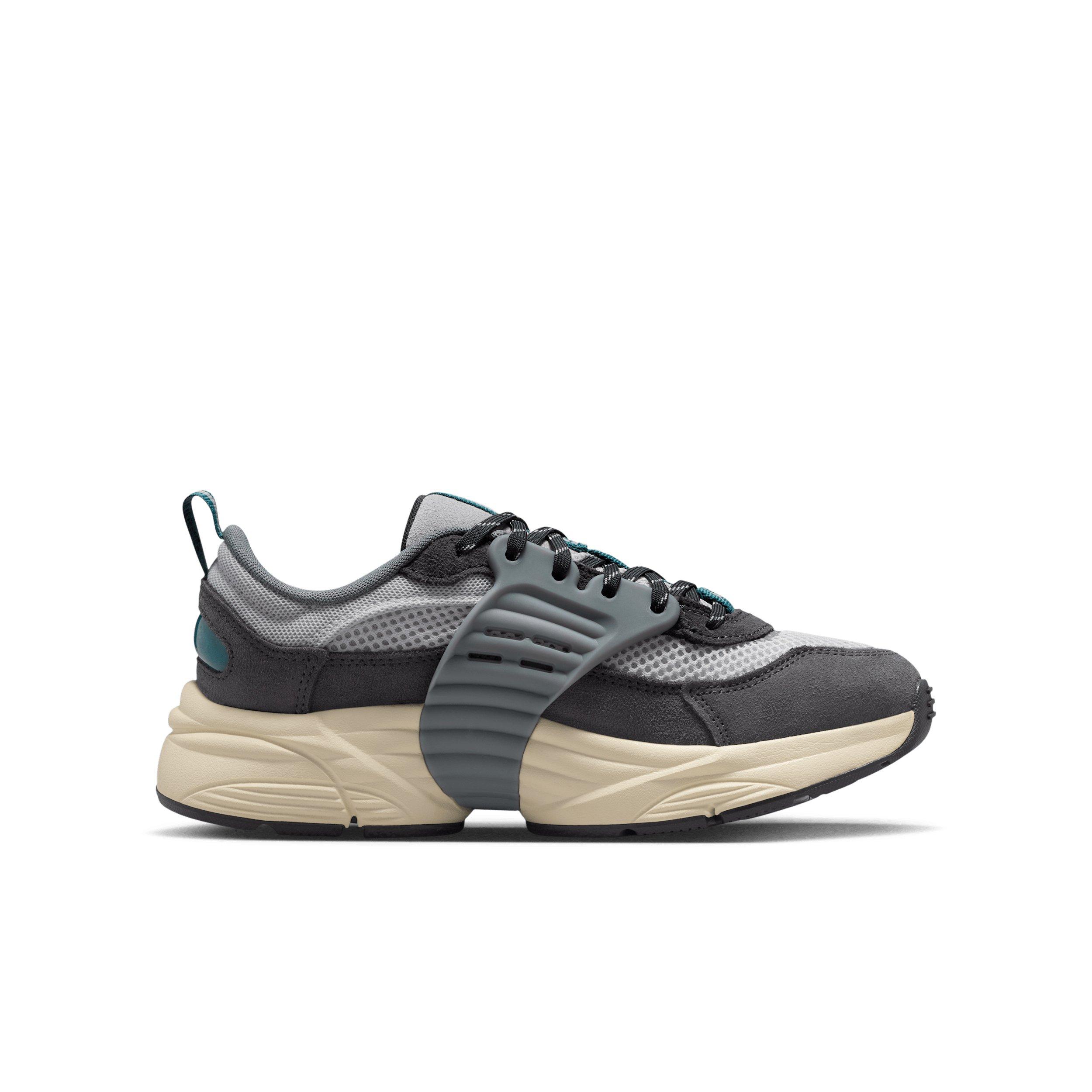 Jordan Trunner O/S "Photon Dust/Anthracite/Cool Grey/Ash Green" Grade School Boys' Shoe - DUST/ANTHRACITE/GREY/ASH